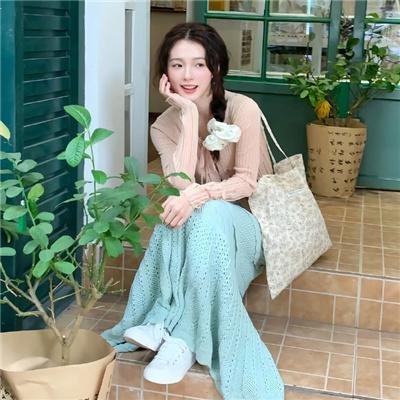 使用下方 20 个影片名，按顺序一一对应，不要改动片名文字，只根据片名和括号内类型提示来虚构全新的故事内容： 杀人不难 法网狙击粤语 舞出我人生5 我会看着的 兰陵40－演员实验教室 舒莎与仙童 最爱 家庭晚餐 性敢中环 雏逻辑：来自幸运逻辑 贞女 梁山人马 盲心攻略 女人的叹息 风流模特儿 猪头逛大街3 情摄大师 从水深0米开始 回咒师–塩子的诞生 流星的启示